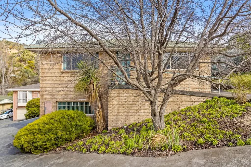 West Hobart 3房  Spacious & sun-filled villa in prime West Hobart