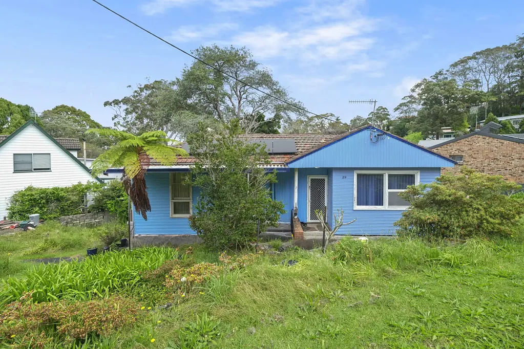 Kotara 3Kwarto Renovator’s Opportunity on 675sqm with an Impressive 25m Frontage