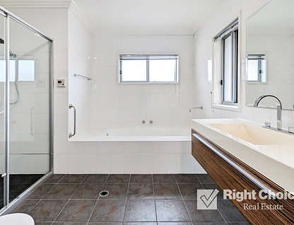 3/142 Princes Highway, Unanderra, Wollongong - Greater Region, 3房, 2浴, Townhouse