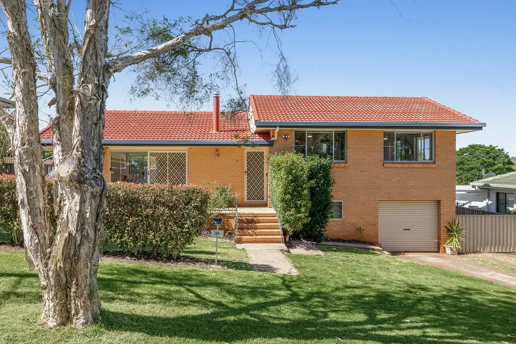 19 Flinders Street, Centenary Heights, QLD 4350