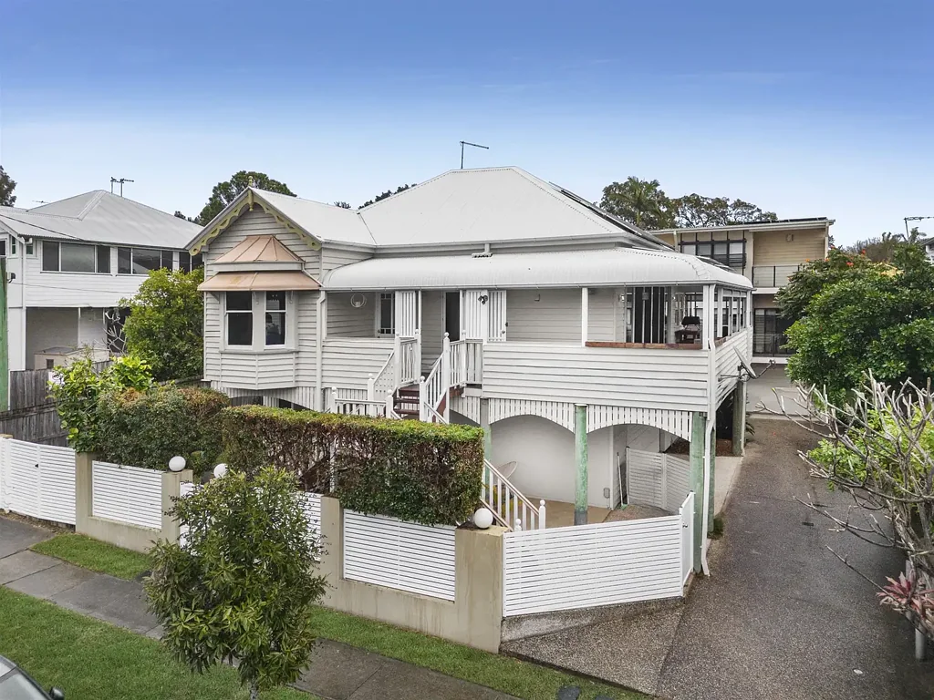 Annerley 6 Bedroom Flexible Family Living Only 4KM to CBD