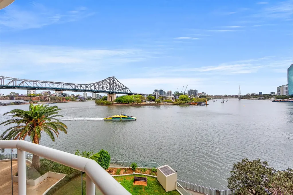 Brisbane City 3Kwarto Tranquil Waterfront Living with Captivating River, Bridge and City Views