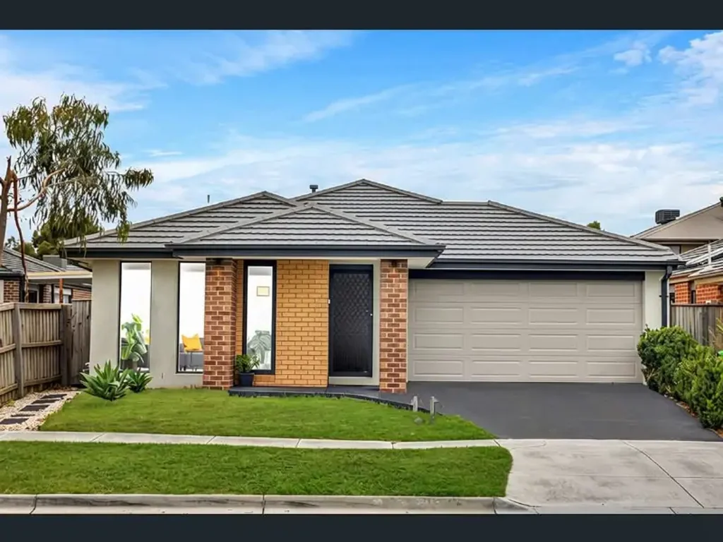 Modern 3-Bedroom Living with Alfresco Charm!!!