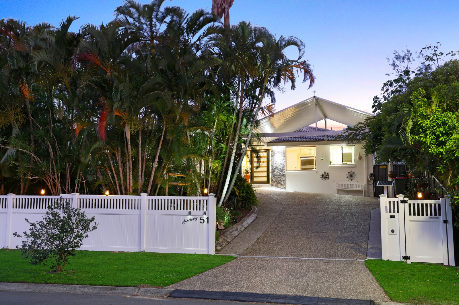 51 COOTHARABA DR, HELENSVALE QLD 4212, 0部屋, 0バスルーム, House