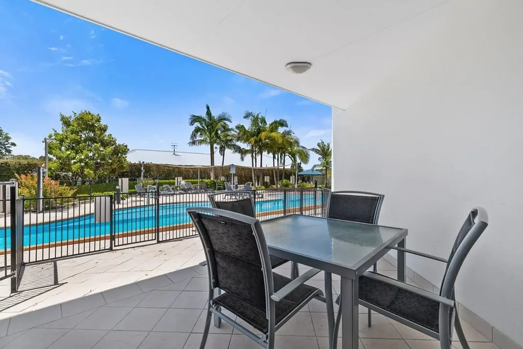 Tea Gardens 2 Bedroom Poolside Perfection