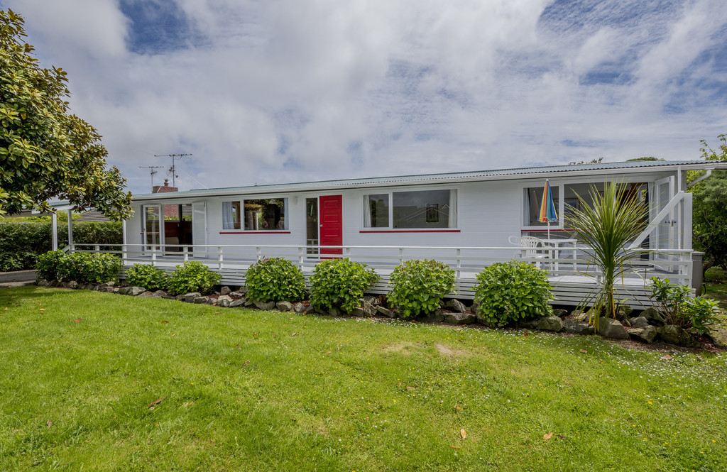 8 Walton Avenue, Waikanae