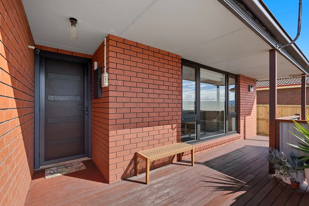 18 First Avenue, Midway Point, TAS 7171