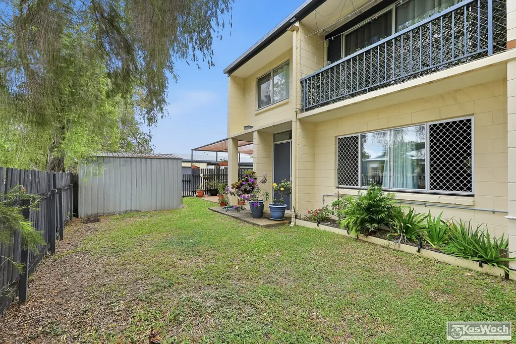 Berserker 3房  MASSIVE 3 BEDROOM GROUND FLOOR UNIT. THE SIZR OS A HOUSE! OWN YARD!  ENTERTAINMENT AREA.