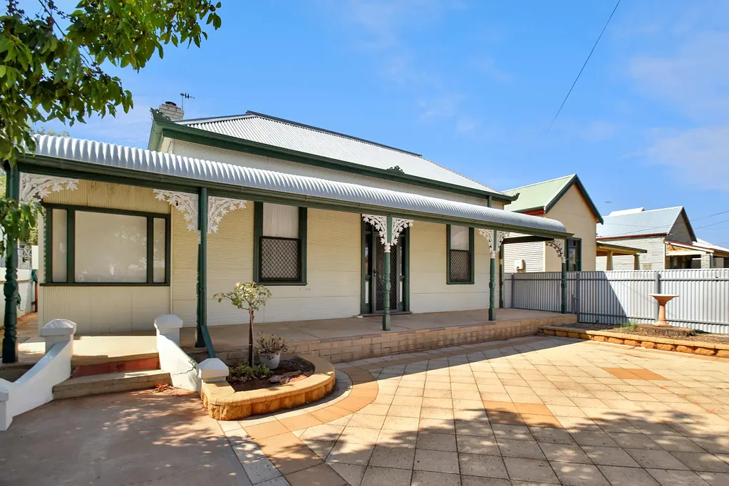Broken Hill 4房  CHARMING FAMILY HOME