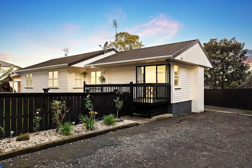 15A Grande Vue Road, Hill Park, Manukau City, Auckland