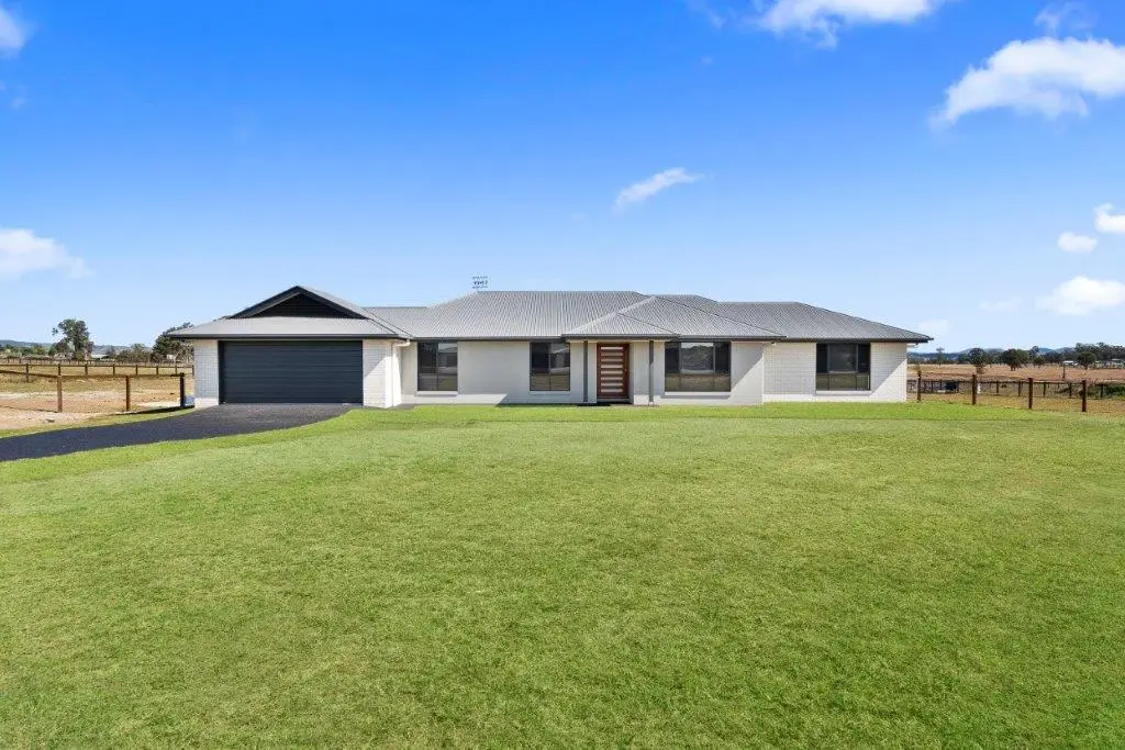 Woodford 4कमरा BRAND NEW ACREAGE HOME & LAND $999,900!!!