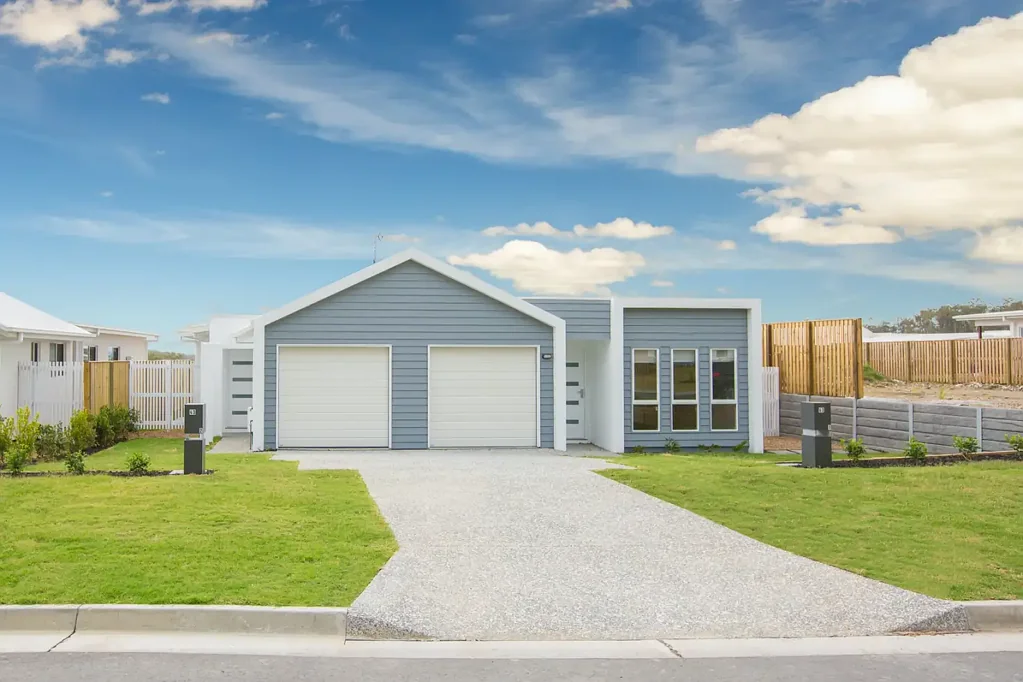 1 BEDROOM DUPLEX IN THE HEIGHTS ESTATE!