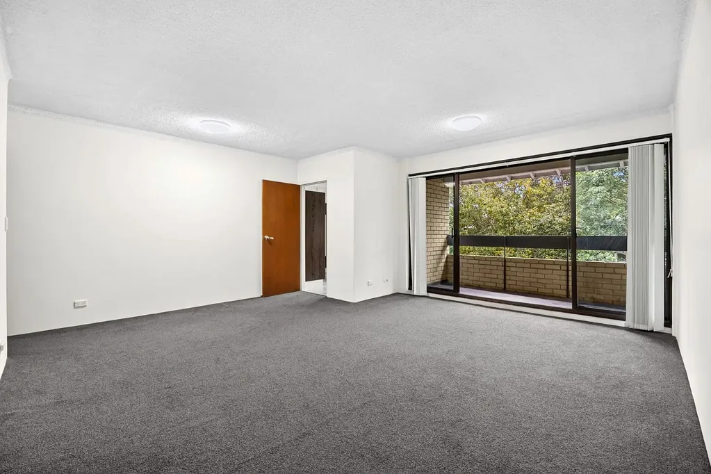 CLEAN & TIDY HOME IN GREAT LOCATION