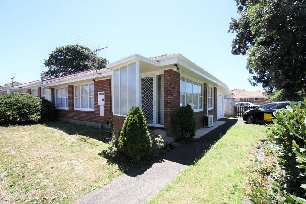 Live in the heart of Onehunga