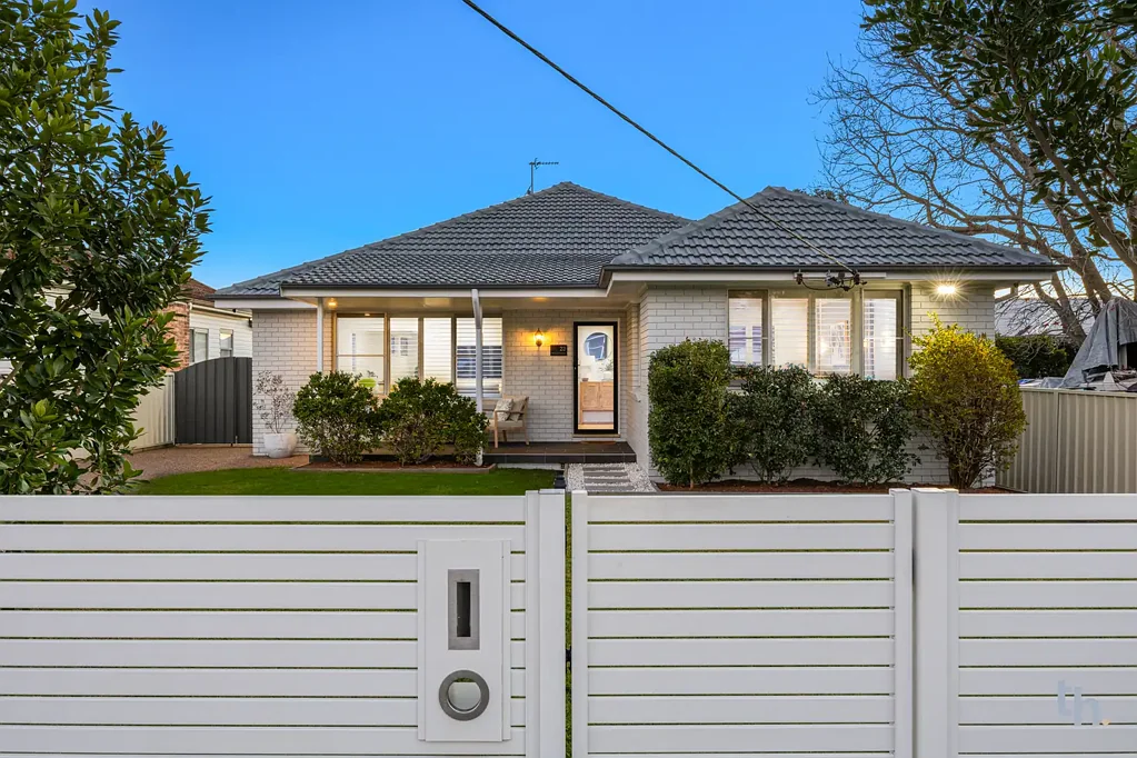 23 Walker Street, Warners Bay, NSW 2282