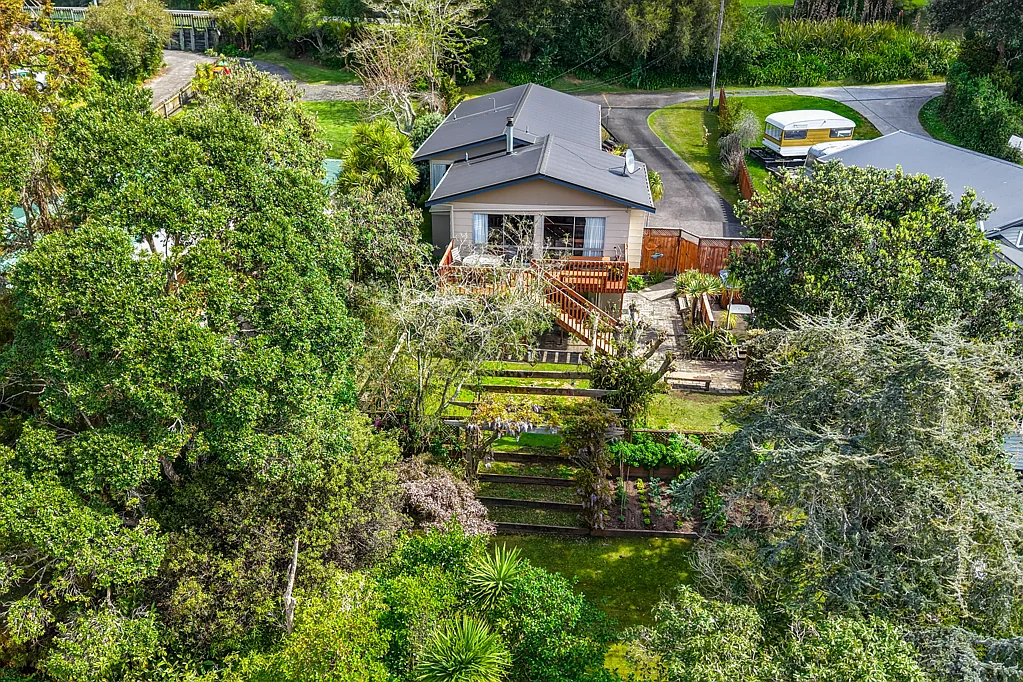 368 Whangaparaoa Road, Stanmore Bay, Rodney, Auckland