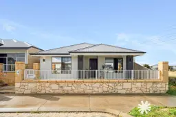 4 Manarola Loop, Coogee