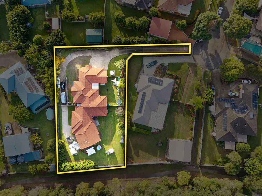 Narangba 9 Bedroom Exceptional 9-Bedroom Duplex on an Expansive 2,042m² Allotment!
