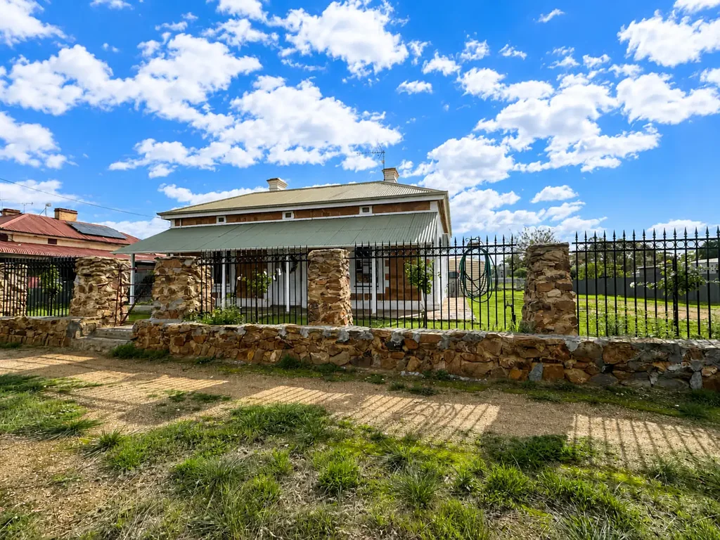 Peterborough 3Phòng ngủ A charming and spacious family home