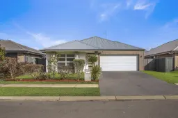 11 RUSHMORE PL, Hamlyn Terrace