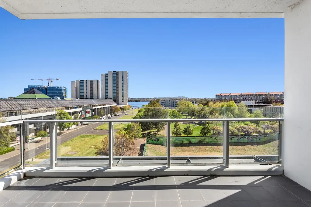 Belconnen 2ਬੈੱਡਰੂਮ Dual-Key Investment with Flexibility and Strong Returns