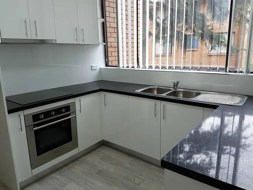Beautifully Maintained 2 Bedroom Apartment!