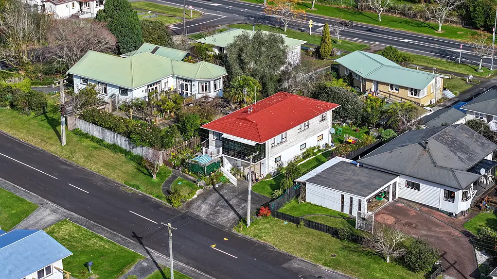 Paeroa 3Moenga Solid start – great location