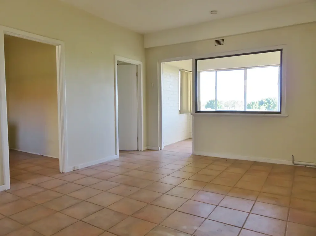 1 x 1 Unit in Awesome Location