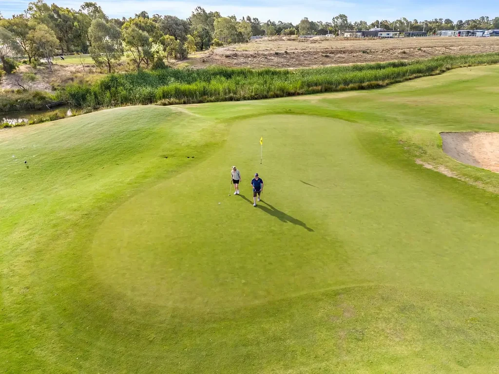 Yarrawonga Right on the Golf Course!
