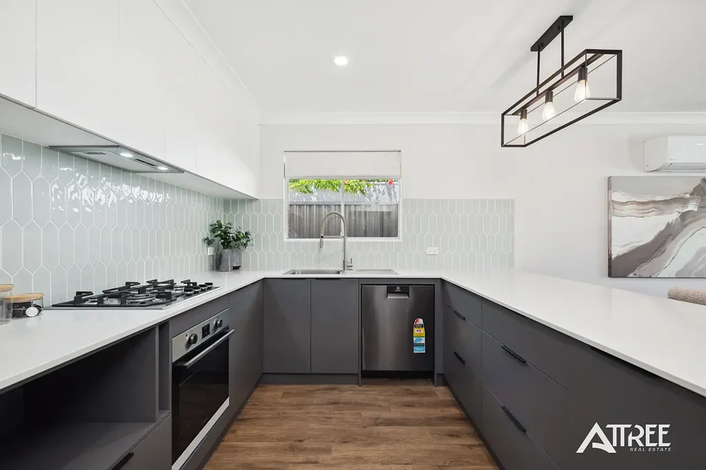 Kelmscott 3Phòng ngủ STUNNING FULLY RENOVATED 3 BED + 2 BATH + ENTERTAINERS PATIO!