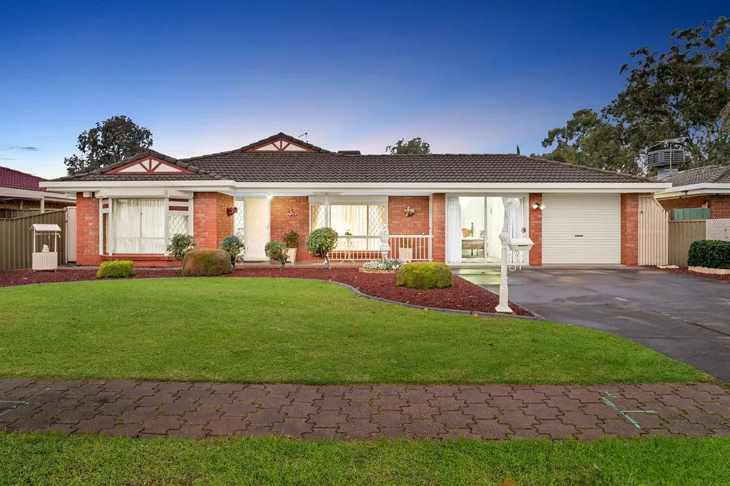 Paralowie 5房  A Versatile Home for Generous Family Living
