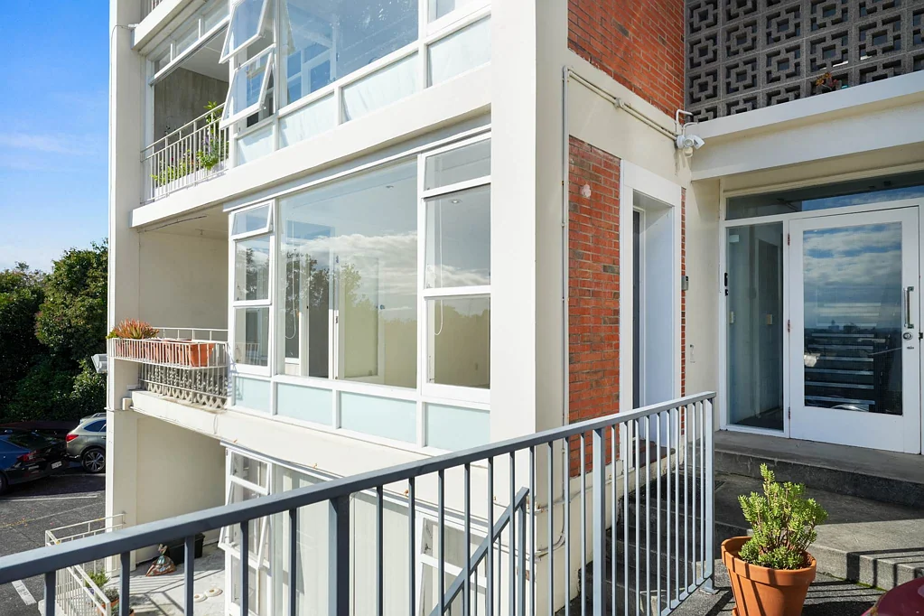 Parnell 2Moenga Opportunity Knocks Here!