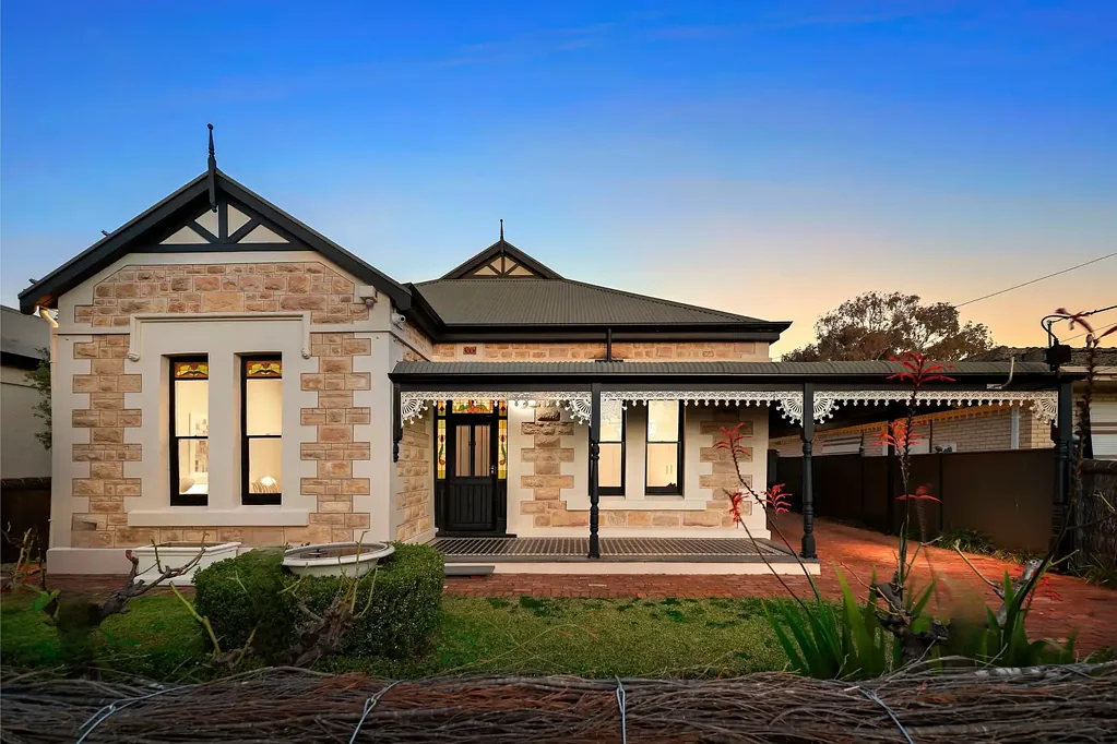 St Peters 5房  Extended C.1915 Return Verandah Villa: Romantic Charm Meets Modern Luxury