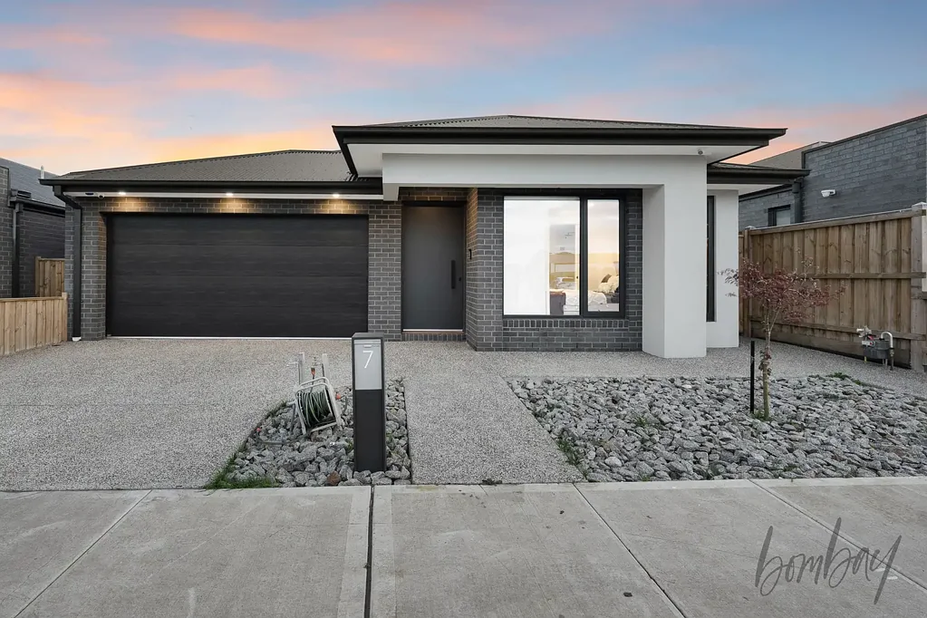 7 Zaatar Street, Mickleham, VIC 3064