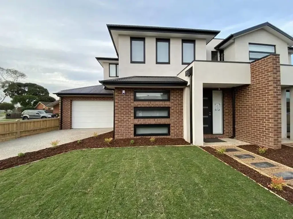 Stylish Townhouse in Prime Location