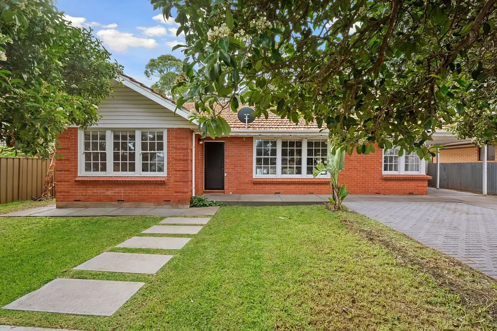 Morphett Vale 3ਬੈੱਡਰੂਮ Charming Character, Space and Scope on a Generous Allotment