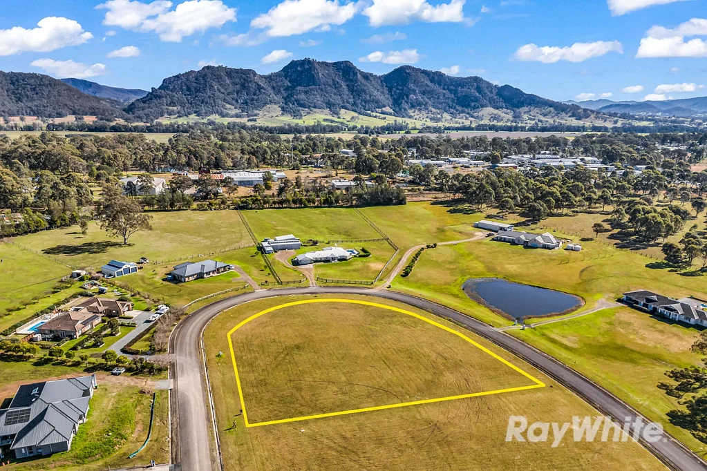 10 Moonlight Circuit, Gloucester, NSW 2422