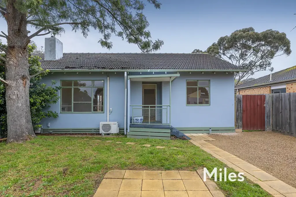 DELIGHTFUL THREE BEDROOM HOME