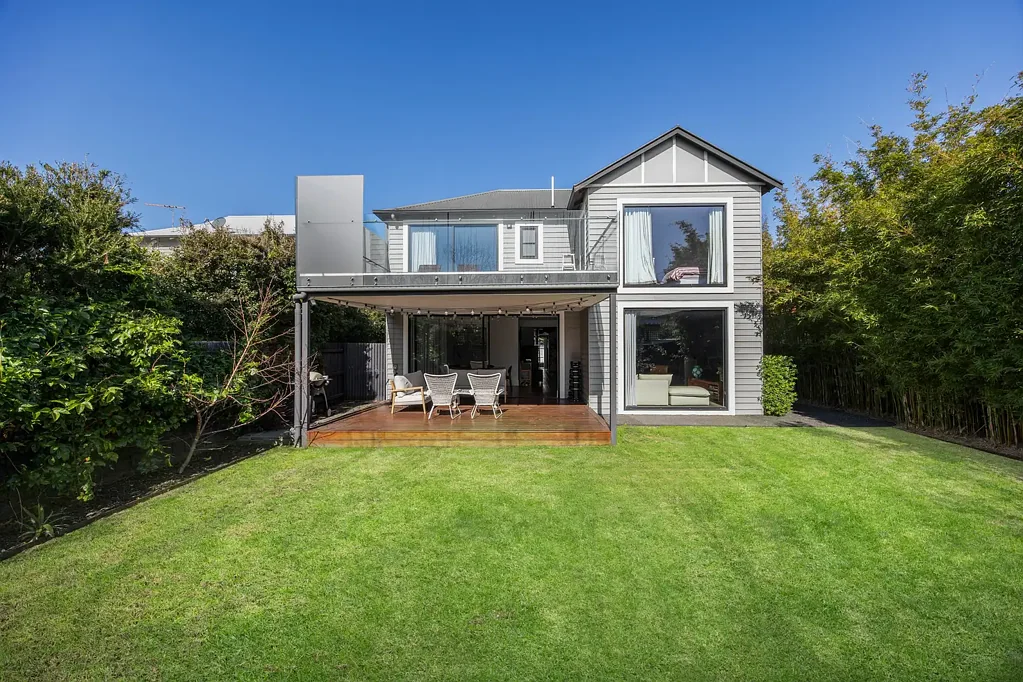 Brighton 5 Bedroom North Facing Period Charm Moments from the Bay
