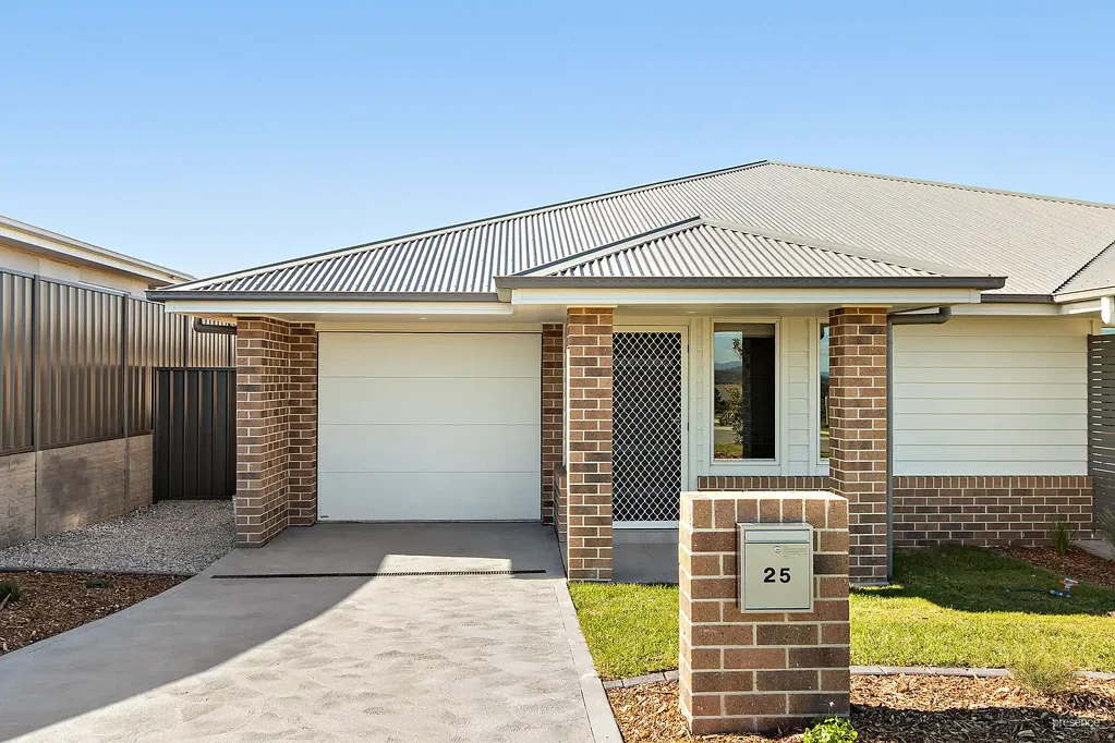 EASY-CARE LIVING IN A BRAND NEW DUPLEX