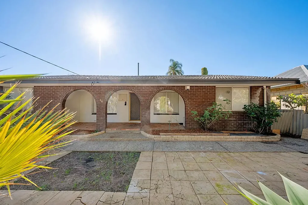 Mandurah 4Zimmer Spacious Family Home with R60 Development Potential!