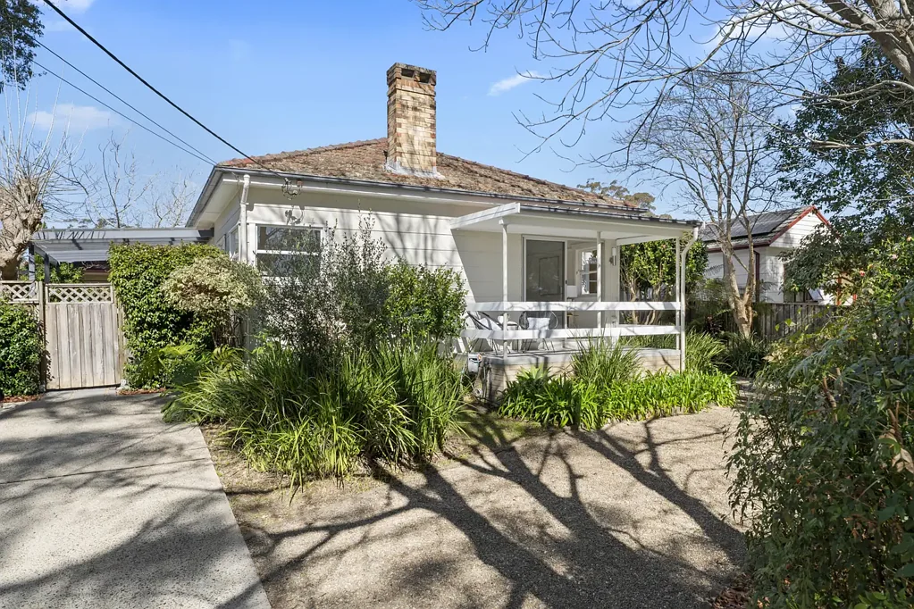 Berowra 2房 步行可达车站的独特魅力住宅 Character Charm in a Walk-to-Station Setting​