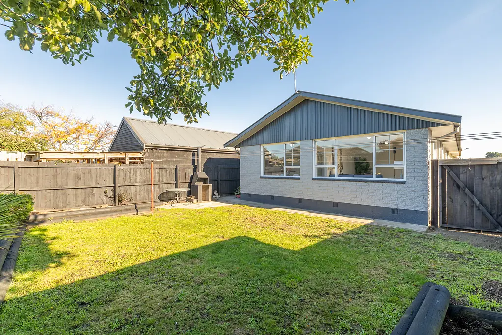 2/32 Lamorna Road, Parklands, Canterbury