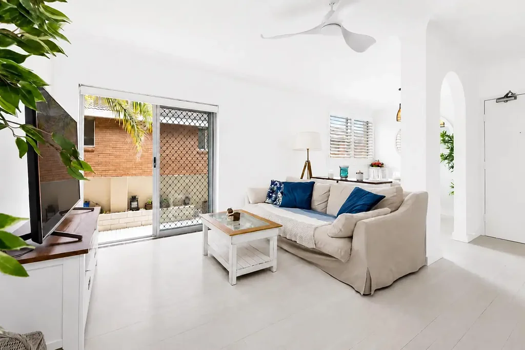 A Sunlit And Stylish Boutique Beachside Apartment