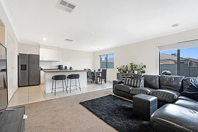 5 Nellburn Terrace, Cranbourne East, VIC 3977, 3房, 2浴, House