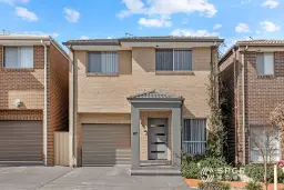 27 Ludhiana Glade, Schofields