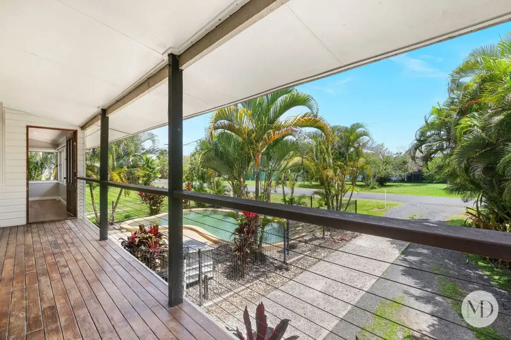 Mourilyan 3कमरा Relaxed Living with Beautiful Cane Land Views.
