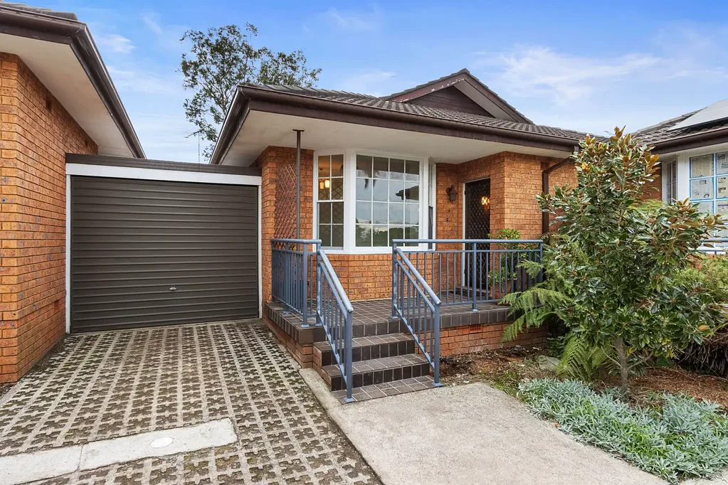 Bexley 3ਬੈੱਡਰੂਮ Original Villa with Endless Potential in a Peaceful Parkside Setting