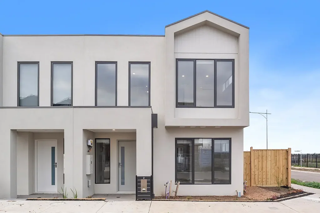 Spacious Family Living in Mambourin