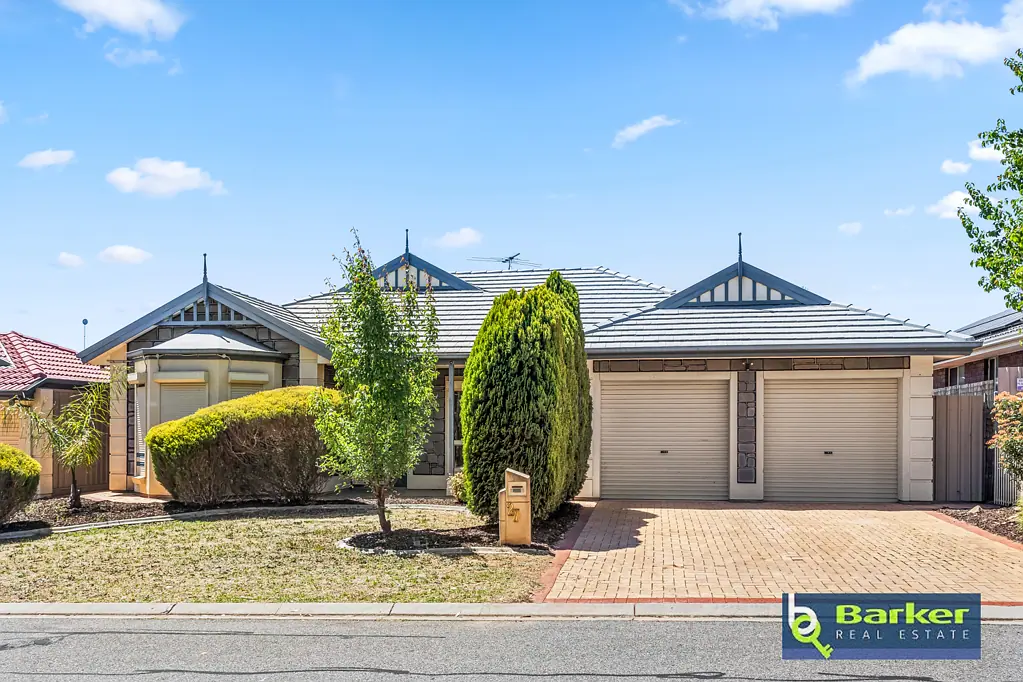 27 Quantock Crescent, Craigmore, SA 5114